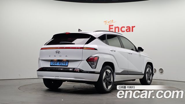 Hyundai Kona Long Range Premium — пробег 9 247 км — фото 2 из 5
