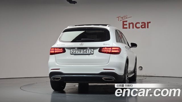 Mercedes-Benz GLC-Class GLC300 4MATIC AMG Line — пробег 40 202 км — фото 4 из 5