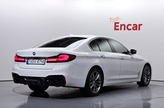 BMW 5-Series 530i xDrive Luxury Plus — пробег 84 828 км — фото 2 из 5