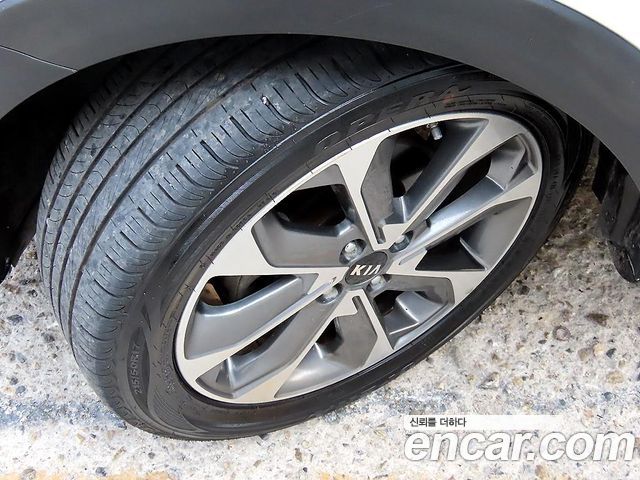 Kia Stonic из Кореи Encar