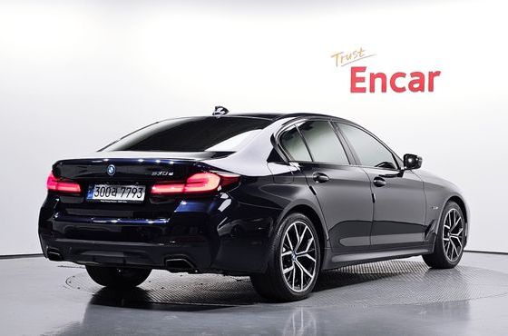 BMW 5-Series 530e M Sport — пробег 99 801 км — фото 2 из 5