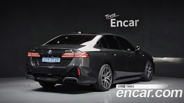 BMW i5 eDrive 40 M Sport — пробег 16 038 км — фото 2 из 5