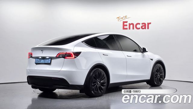 Tesla Model Y RWD — пробег 72 624 км — фото 2 из 5