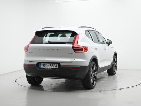 Volvo XC40 B4 Ultra Dark — пробег 427 км — фото 2 из 5
