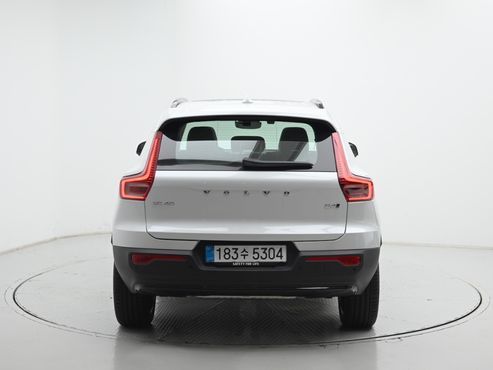Volvo XC40 B4 Ultra Dark — пробег 427 км — фото 4 из 5