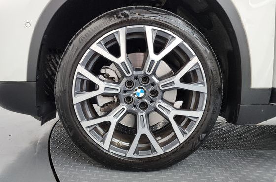 BMW X1 xDrive 20i xLine — пробег 29 836 км — фото 5 из 5