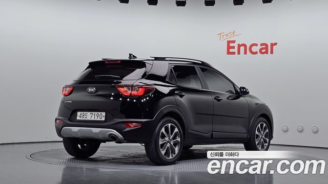 Kia Stonic из Кореи Encar