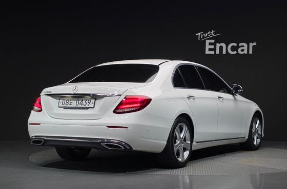 Mercedes-Benz E-Class E220d Avantgarde — пробег 144 966 км — фото 2 из 5
