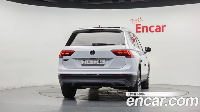 Volkswagen Tiguan 2.0 TDI Prestige — пробег 123 727 км — фото 4 из 5