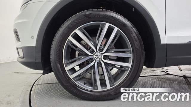 Volkswagen Tiguan 2.0 TDI Prestige — пробег 123 727 км — фото 5 из 5