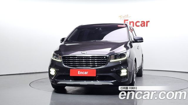 Kia Carnival 7-Seater Limousine VIP — пробег 75 636 км — фото 3 из 5