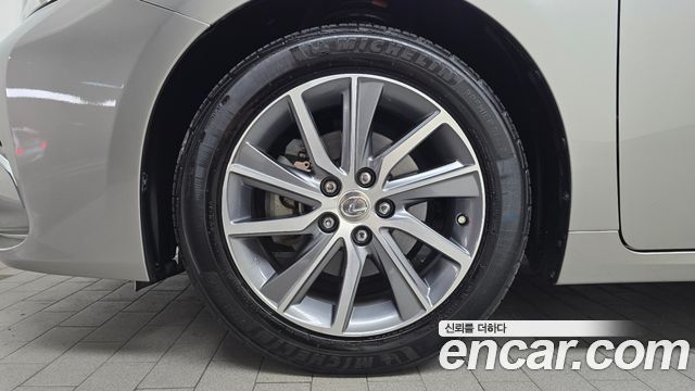 Lexus ES из Кореи Encar