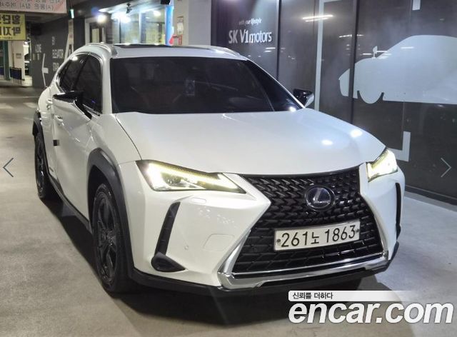 Lexus UX 2.0 2WD — пробег 170 572 км — фото 1 из 3