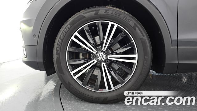 Volkswagen Tiguan 2.0 TDI Prestige — пробег 102 355 км — фото 5 из 5