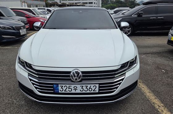 Volkswagen Arteon 2.0 TDI Premium — пробег 99 730 км — фото 1 из 5