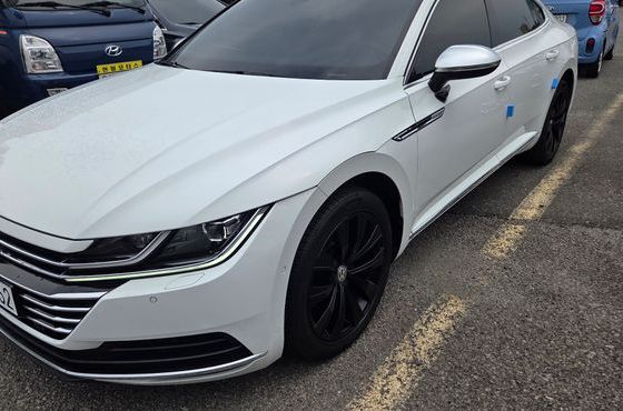 Volkswagen Arteon 2.0 TDI Premium — пробег 99 730 км — фото 3 из 5