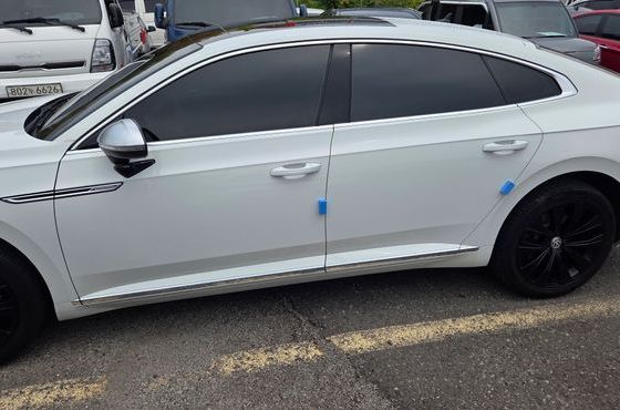 Volkswagen Arteon 2.0 TDI Premium — пробег 99 730 км — фото 4 из 5