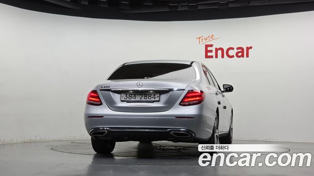 Mercedes-Benz E-Class E300 Avantgarde — пробег 95 904 км — фото 4 из 5