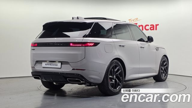 Land Rover Range Rover Sport P550E Dynamic HSE — пробег 7 860 км — фото 2 из 5