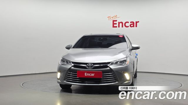 Toyota Camry 2.5 XLE — пробег 86 925 км — фото 3 из 5