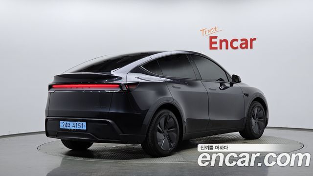 Tesla Model Y Premium Long Range AWD — пробег 3 143 км — фото 2 из 5