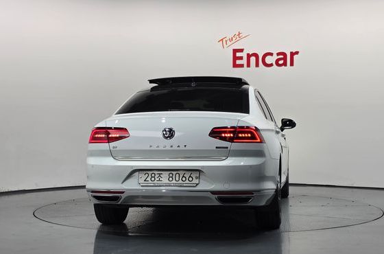 Volkswagen Passat 2.0 TDI Prestige — пробег 79 898 км — фото 4 из 5