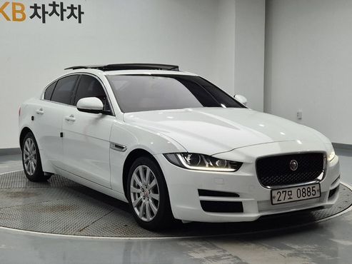 Jaguar XE 20d Prestige — пробег 154 919 км — фото 4 из 5
