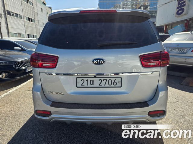Kia Carnival Gasoline 9-Seater Prestige — пробег 290 000 км — фото 4 из 5