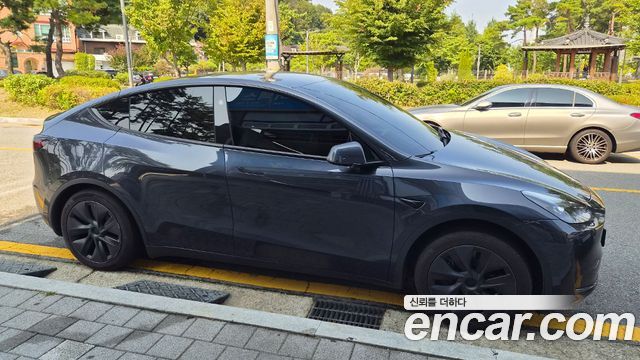 Tesla Model Y RWD — пробег 33 744 км — фото 2 из 5