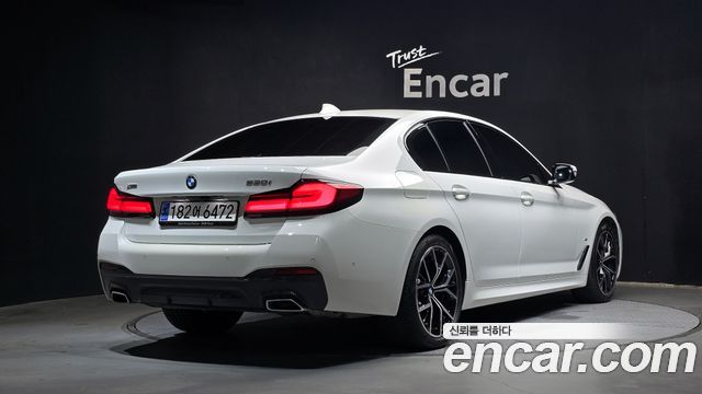 BMW 5-Series 530i xDrive M Sport Package — пробег 18 230 км — фото 2 из 5