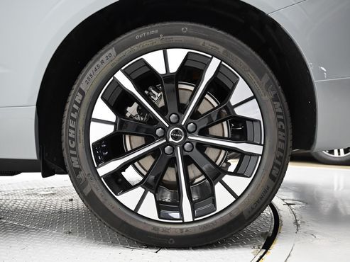 Volvo XC60 B5 Ultra Bright Air Sus — пробег 106 км — фото 5 из 5
