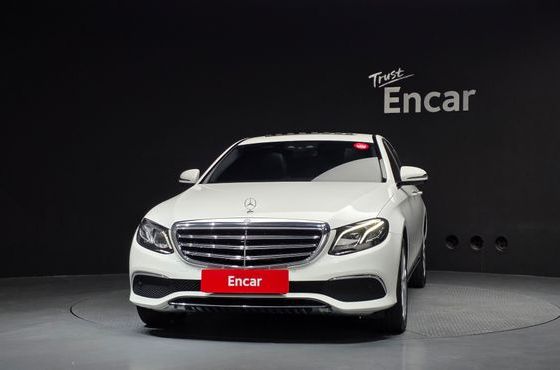 Mercedes-Benz E-Class E220d 4MATIC Exclusive — пробег 63 523 км — фото 3 из 5
