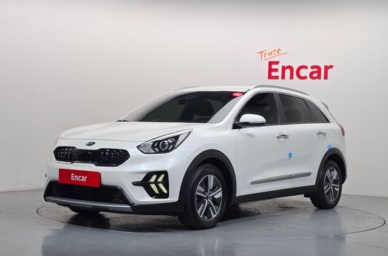 Kia Niro 1.6 HEV Prestige — пробег 79 935 км — фото 1 из 5