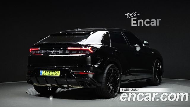 Lamborghini Urus из Кореи Encar