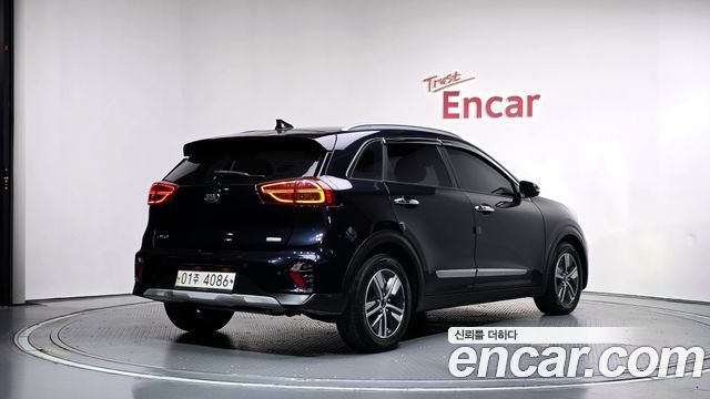 Kia Niro 1.6 HEV Prestige — пробег 138 139 км — фото 2 из 5