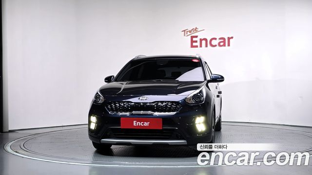 Kia Niro 1.6 HEV Prestige — пробег 138 139 км — фото 3 из 5