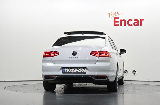 Volkswagen Passat 2.0 TDI Prestige — пробег 31 639 км — фото 4 из 5