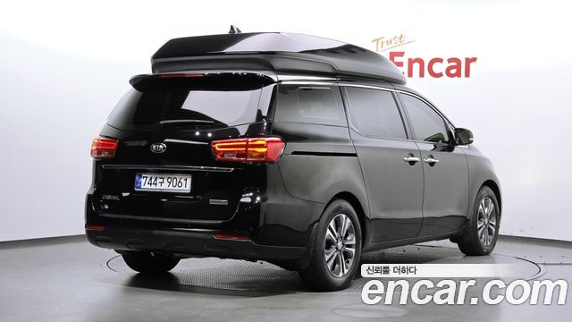 Kia Carnival из Кореи Encar