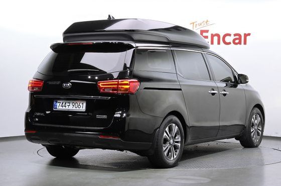 Kia Carnival 11-Seater Hi-Limousine Prestige — пробег 208 075 км — фото 2 из 5