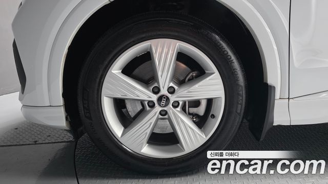 Audi Q4 e-tron из Кореи Encar