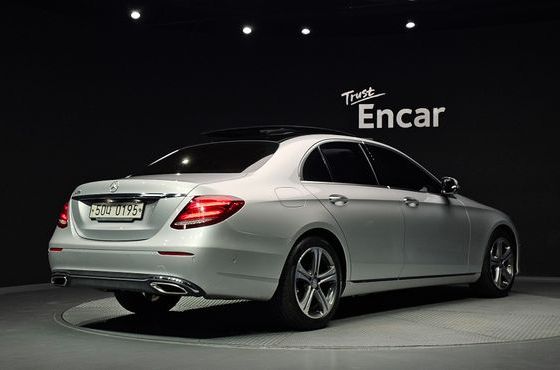Mercedes-Benz E-Class E300 Avantgarde — пробег 143 043 км — фото 2 из 5
