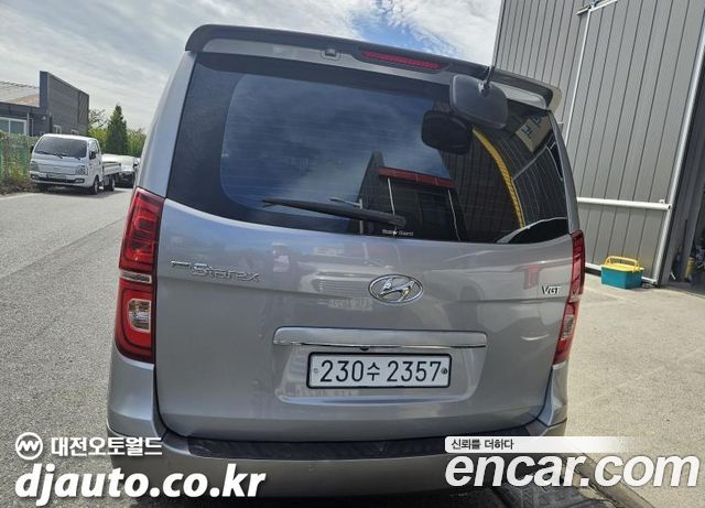 Hyundai Starex Urban 9-Seater Exclusive — пробег 131 690 км — фото 3 из 5