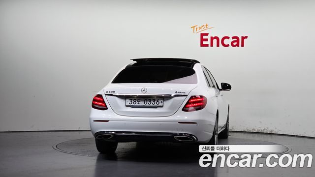 Mercedes-Benz E-Class E300 Avantgarde — пробег 85 093 км — фото 4 из 5