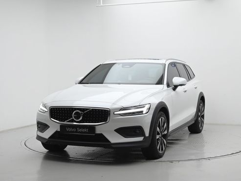 Volvo V60 B5 Ultra AWD — пробег 2 469 км — фото 1 из 5