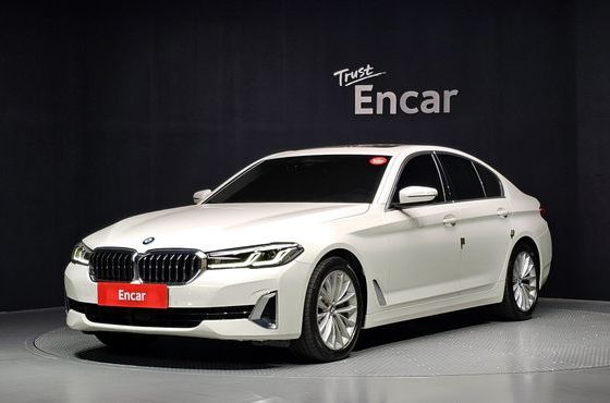 BMW 5-Series 530i xDrive Luxury — пробег 23 107 км — фото 1 из 5