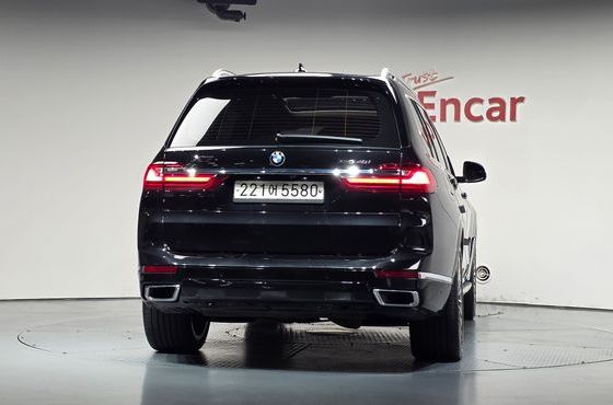 BMW X7 xDrive 40i Design Pure Excellence 6-Seater — пробег 155 762 км — фото 4 из 5