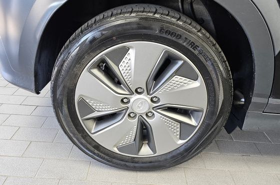 Hyundai Kona Premium — пробег 286 450 км — фото 5 из 5