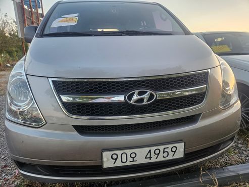Hyundai Starex 5-Seater VAN CVX Deluxe — пробег 237 950 км — фото 2 из 5