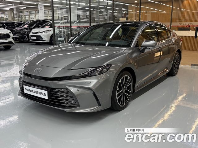 Toyota Camry 2.5 XLE Premium Hybrid — пробег 8 543 км — фото 1 из 5