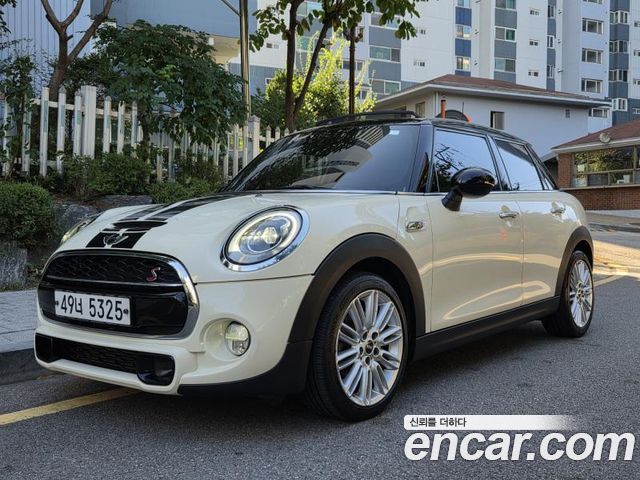Mini Cooper 5Door Standard 3rd — пробег 41 262 км — фото 1 из 5